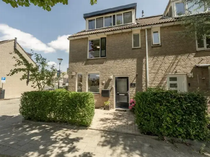 Corner house for sale: Kempenaar 16, Oud-Beijerland Zoomwijck Oud-Beijerland