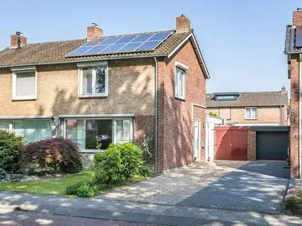Twee-onder-één-kap te koop: Kennedylaan 26, De Kling Brunssum