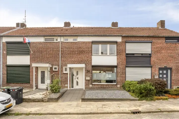 Tussenwoning te koop: Kennedystraat 24, Mariarade-Noord Hoensbroek