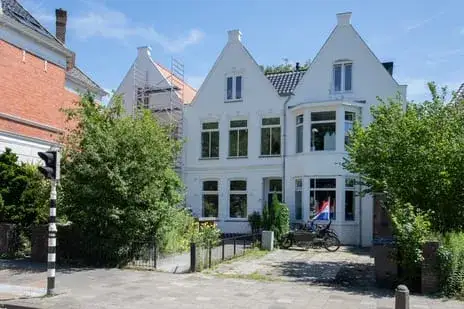 Tussenwoning te koop: Kennemerstraatweg 39, Emmakwartier Alkmaar