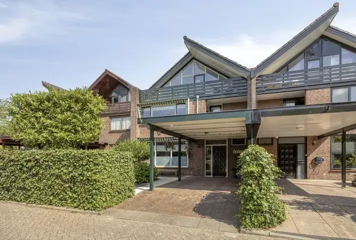 Tussenwoning te koop: Kennipwerf 4, Krommeweg-Noord Hendrik-Ido-Ambacht