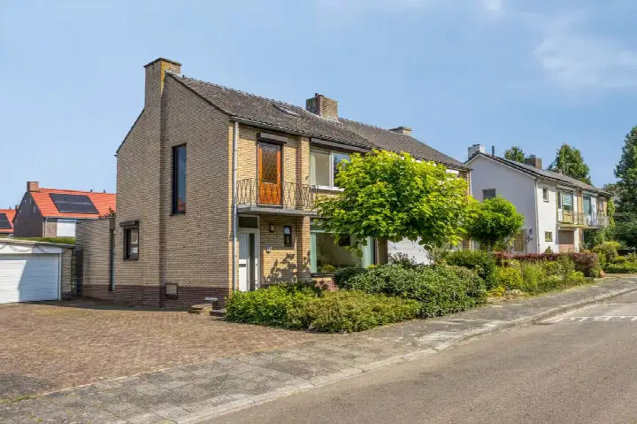Twee-onder-één-kap te koop: Keramieksingel 139, Pottenberg Maastricht