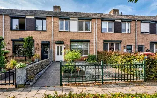 Terraced house for sale: Keramiekstraat 52, Offenbeek Reuver