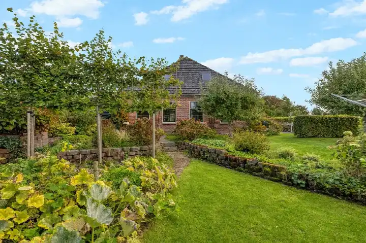 Vrijstaande woning te koop: Kerkbuurt 12, Tuitjenhorn-Centrum en Kerkbuurt Tuitjenhorn