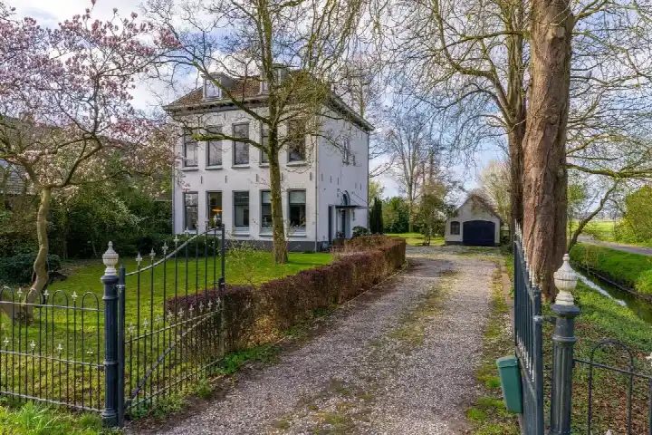 Vrijstaande woning te koop: Kerkdijk 51, Westbroek Kern Westbroek