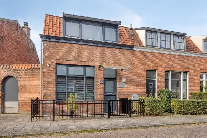 Corner house for sale: Kerkhofweg 38, Ginneken Breda