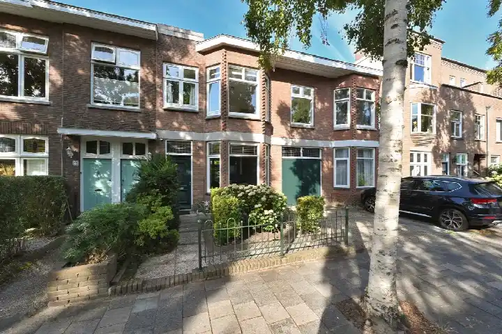 Tussenwoning te koop: Kerklaan 194, Bomenbuurt Rijswijk