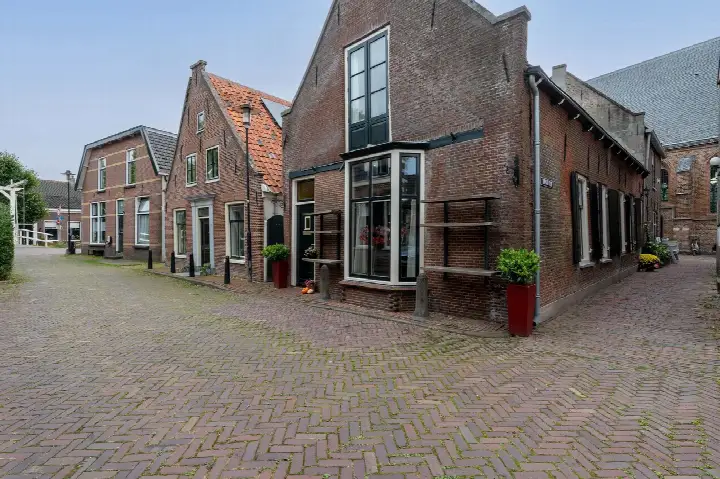 Twee-onder-één-kap te koop: Kerkplein 11, Kockengen Dorp Kockengen