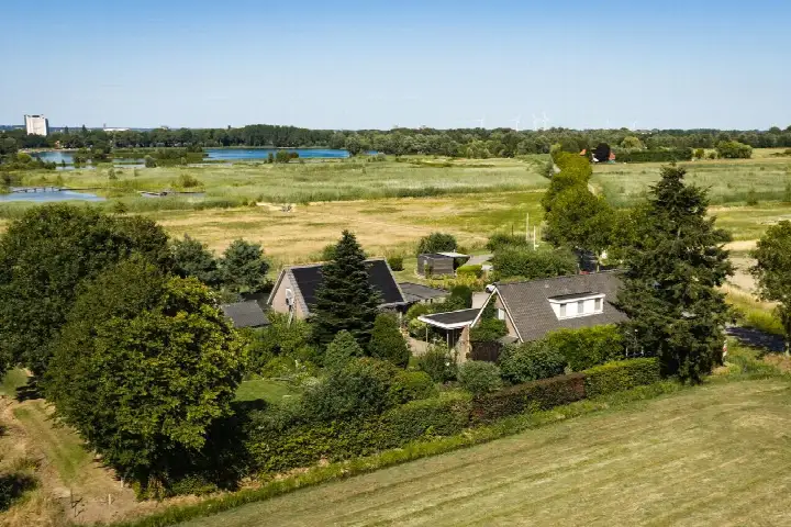 Vrijstaande woning te koop: Kerkstraat 1, Buitengebied Elst Oost Elst