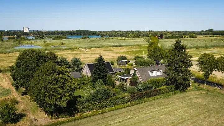 Vrijstaande woning te koop: Kerkstraat 1, Buitengebied Elst Oost Elst (Ge)