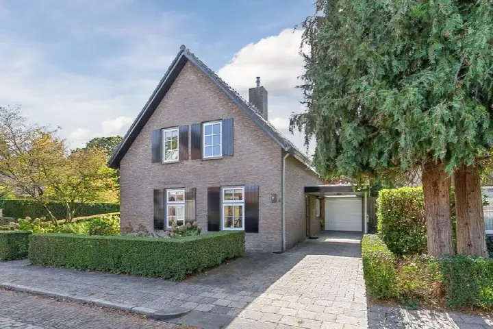 Vrijstaande woning te koop: Kerkstraat 10, Oud Dongen Dongen