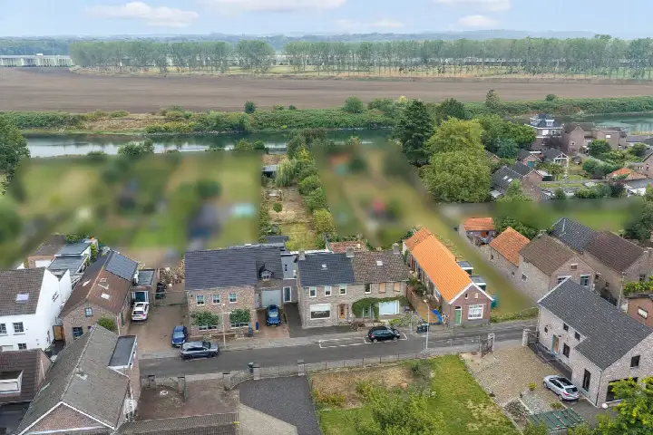Tussenwoning te koop: Kerkstraat 15, Meers Elsloo