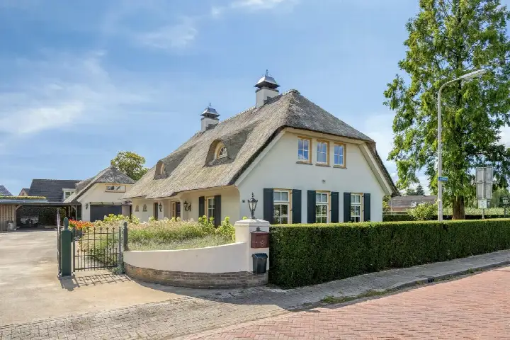 Vrijstaande woning te koop: Kerkstraat 2, Kern Andelst Andelst