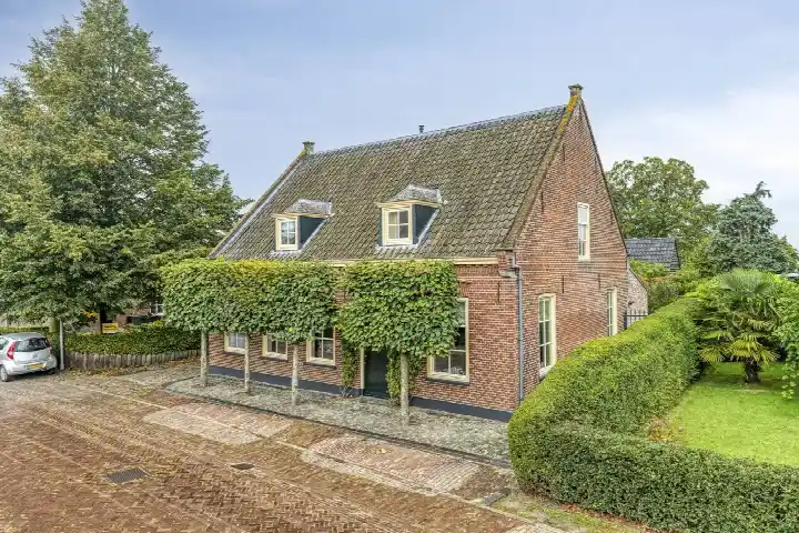 Vrijstaande woning te koop: Kerkstraat 28, Elshout Elshout
