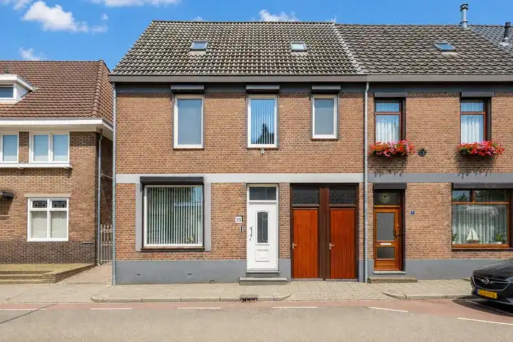 Hoekwoning te koop: Kerkstraat 35, Merkelbeek-Douvergenhout Merkelbeek
