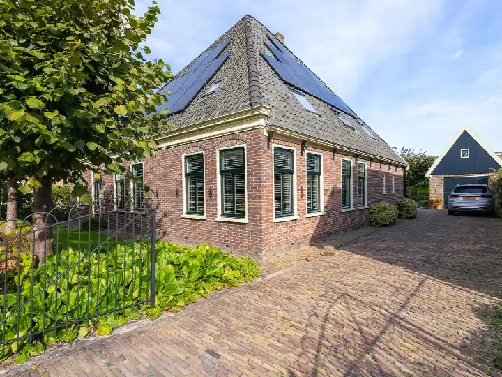 Detached house for sale: Kerkstraat 42, Wognum Centrum Wognum