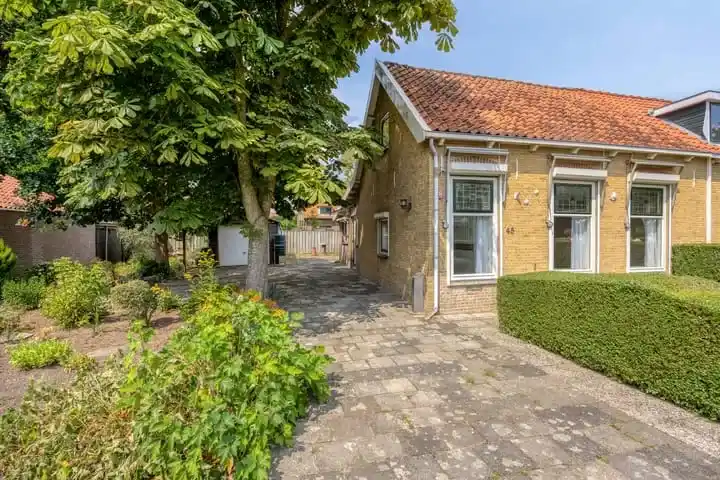 Twee-onder-één-kap te koop: Kerkstraat 45, Beatrixstraat Poortugaal