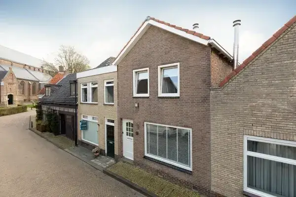 Tussenwoning te koop: Kerkstraat 57, Bolsward binnen De Wallen Bolsward