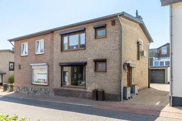 Twee-onder-één-kap te koop: Kerkstraat 9, Bocholtz Bocholtz