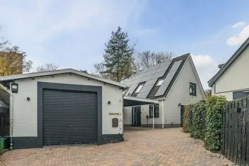 Detached house for sale: Kerkweg 1, Aan de Beek Heelsum