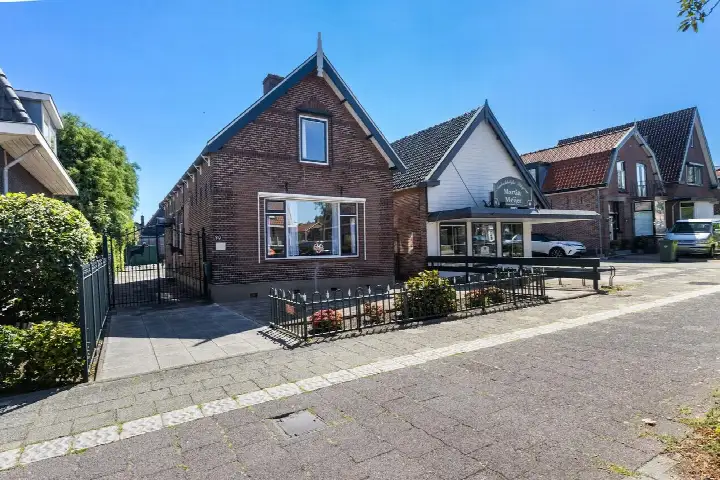 Apartment for sale: Kerkweg 30, Koninginnenbuurt Lekkerkerk