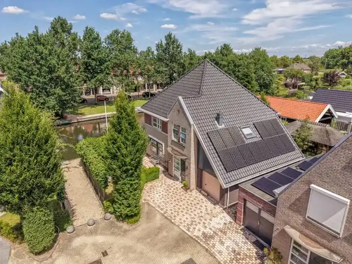 Vrijstaande woning te koop: Kerkweg 48, Wielwijk-noord Hardinxveld-Giessendam