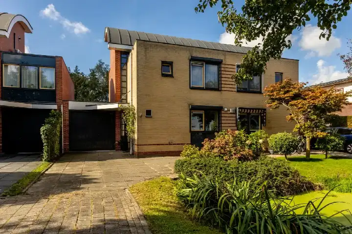 Tussenwoning te koop: Kievitsbloem 7, Willige-Langerak Schoonhoven