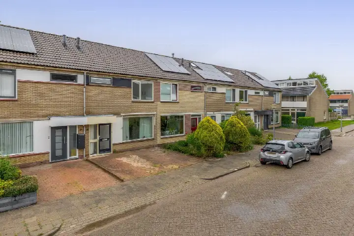 Tussenwoning te koop: Kievitstraat 10, Vogelbuurt Anna Paulowna