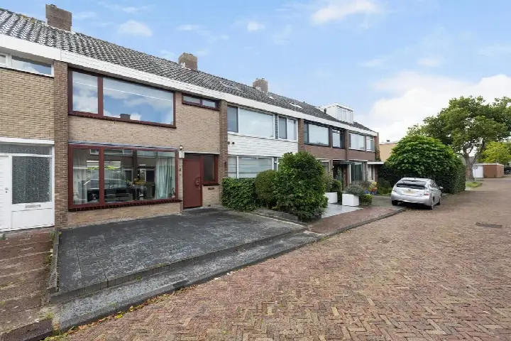Tussenwoning te koop: Kievitstraat 3, Vogelbuurt Maassluis