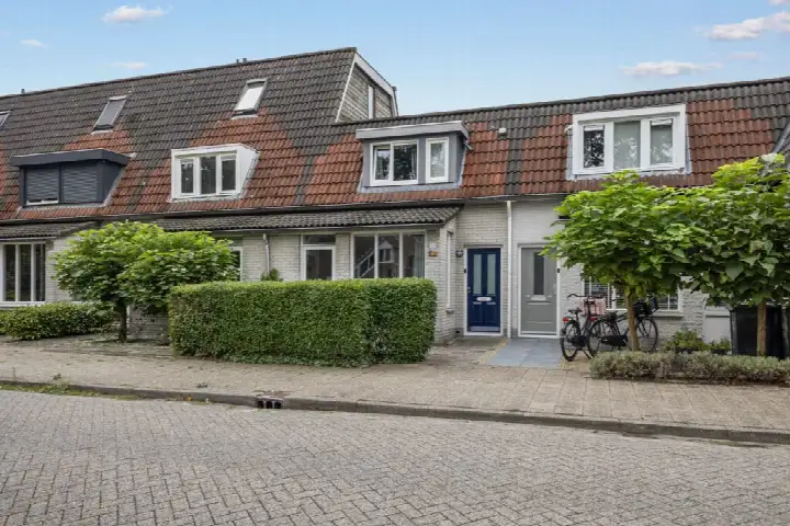 Tussenwoning te koop: Kievitweide 51, Weiden Houten