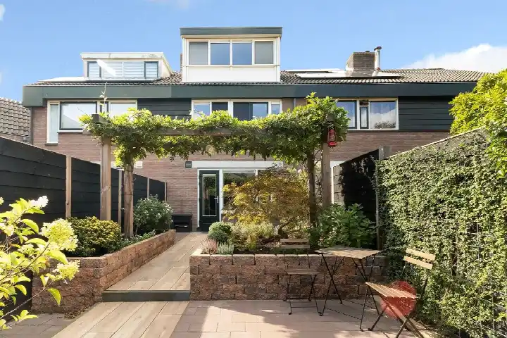 Tussenwoning te koop: Kinkelenburg 152, Vredenburg en omgeving Dordrecht