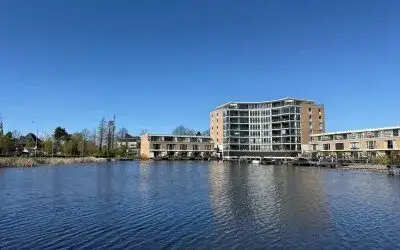Hoekwoning te koop: Kistenmakerskade 10, Bloemenbuurt Lisse