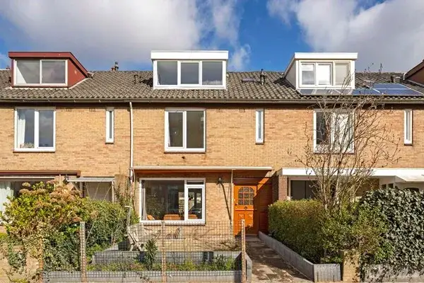 Tussenwoning te koop: Klaasje Zevensterstraat 10, Boekenbuurt Amstelveen