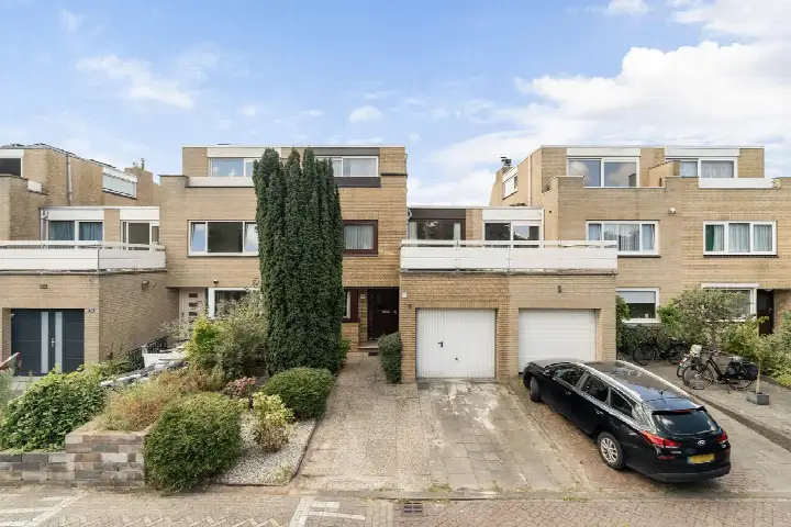 Tussenwoning te koop: Klaproos 26, Zijlwijk-Zuid Leiden
