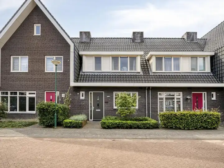Tussenwoning te koop: Klaproos 6, Noordoost Alphen Alphen