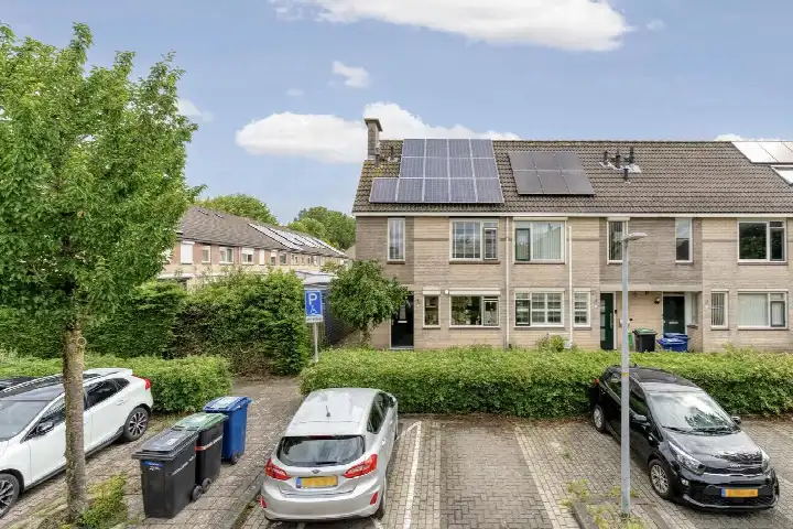 Hoekwoning te koop: Klarenbeekstraat 1, Landgoederenbuurt Oost Almere