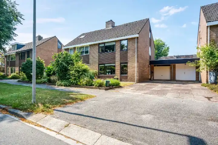 Tussenwoning te koop: Klaverlaan 16, Oosterhaar Haren Gn