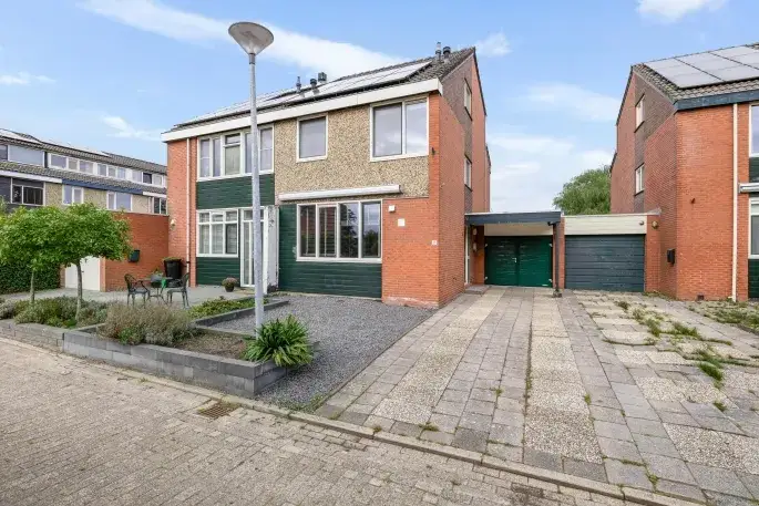 Tussenwoning te koop: Klaverweide 36, Fivelmonde Delfzijl