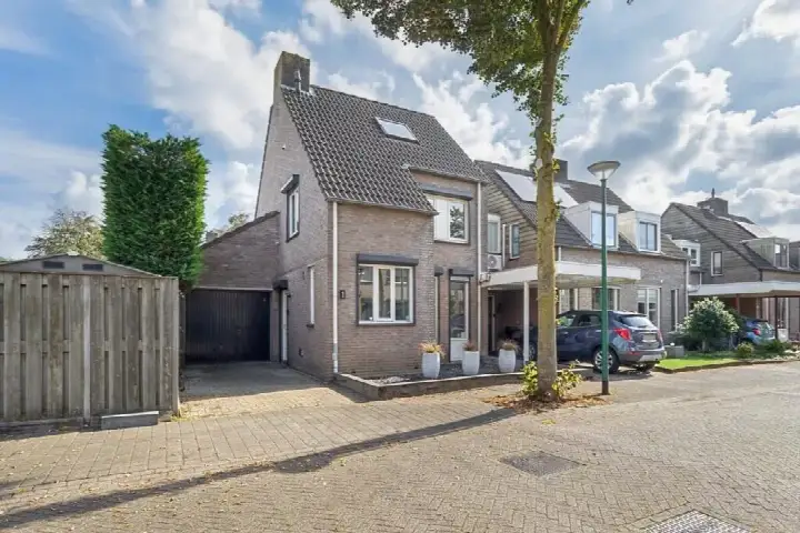 Corner house for sale: Kleefkruid 1, Cuijk Heeswijkse Kampen Cuijk