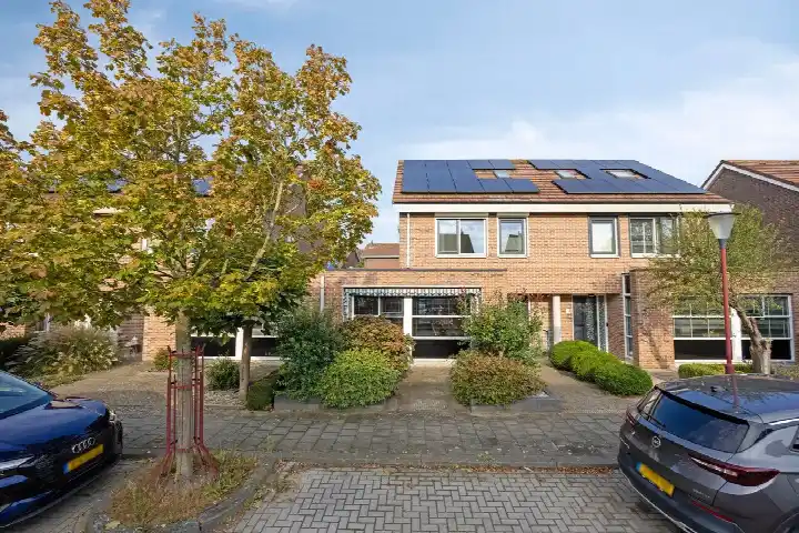 Terraced house for sale: Kleefkruid 5, Puttershoek Woonkern Puttershoek