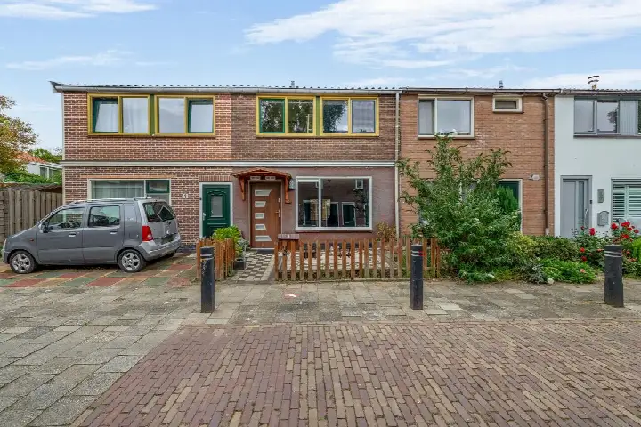 Terraced house for sale: Klein Vreewijk 3, Oranjebuurt Lisse