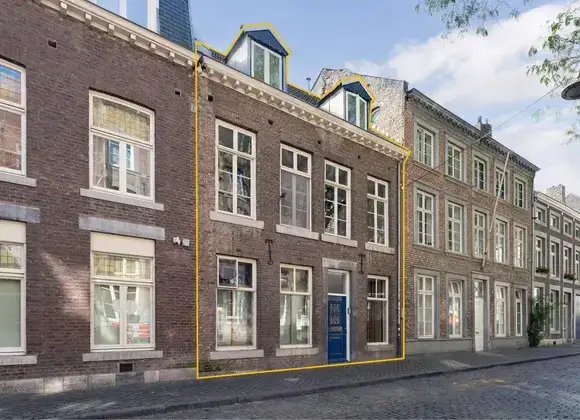 Terraced house for sale: Kleine Gracht 7, Boschstraatkwartier Maastricht