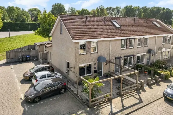 Hoekwoning te koop: Kleine Vest 1, Ooltgensplaat woonkern Ooltgensplaat
