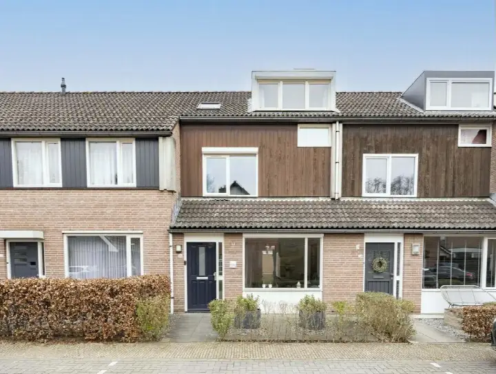 Tussenwoning te koop: Kleine Weidehoeve 26, De Vughtse Hoeven Vught