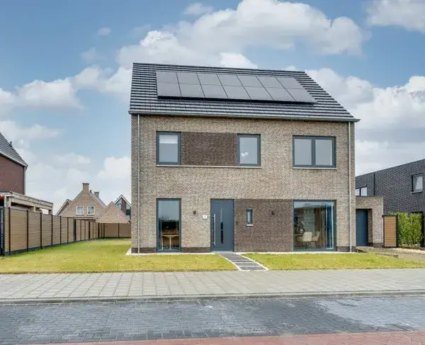 Detached house for sale: Kleine Ton 8, Fijnaart Fijnaart