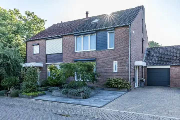 Tussenwoning te koop: Klingbemden 41, Klingbemden Brunssum