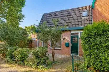 Tussenwoning te koop: Klipgriend 99, Kolkgriend en Oostgriend Almere