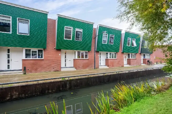 Terraced house for sale: Klokgevel 9, Waterrijk Assendelft