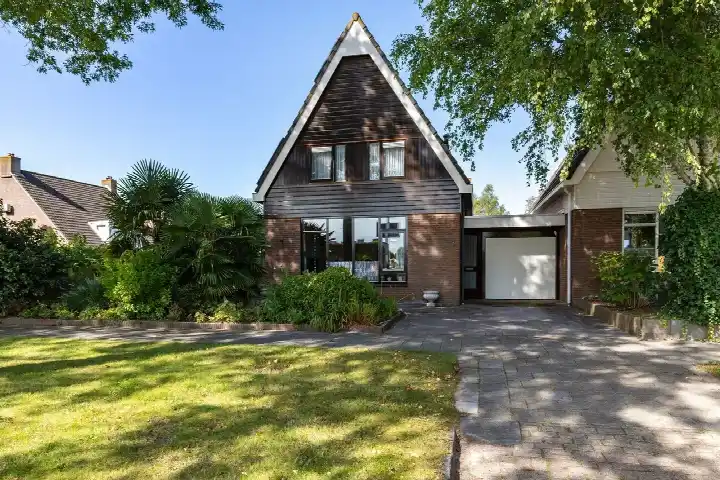 Semi-detached for sale: Klokmakkerij 8, Joure, Zuiderveld Joure