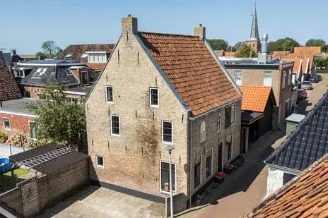 Twee-onder-één-kap te koop: Klokstrjitte 2, Holwerd Holwert